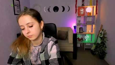 rebecca_smile_ online show from 04-27-26, 12:14