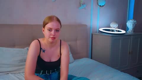 rebeccacruze online show from 06-08-26, 07:42