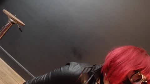 Snapshot of rebeccalachaude chatting on 10-27-25, 06:01 Rebeccalachaude online show from 10-27-25, 06:01