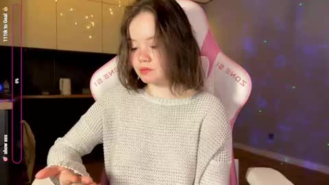 Snapshot of rebeccaniksoon chatting on 01-17-25, 05:32 Rebecca Nikson online show from 01-17-25, 05:32