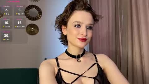 Snapshot of rebegoldnoir chatting on 07-23-26, 06:11 Mistress Rebecca online show from 07-23-26, 06:11