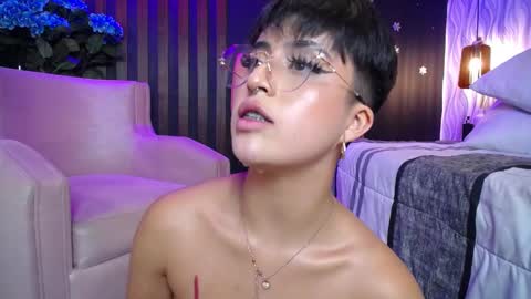 Snapshot of rebeka_baker chatting on 12-18-24, 03:15 REBEKA online show from 12-18-24, 03:15