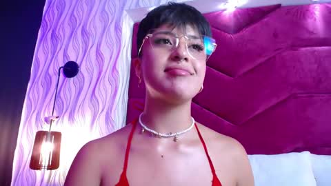 Snapshot of rebeka_baker chatting on 01-12-25, 03:17 REBEKA online show from 01-12-25, 03:17