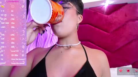 Snapshot of rebeka_baker chatting on 01-18-25, 12:24 REBEKA online show from 01-18-25, 12:24