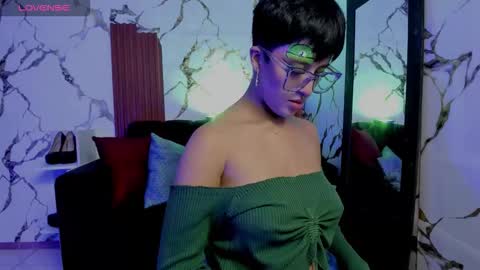 Snapshot of rebeka_baker chatting on 10-08-25, 01:31 REBEKA online show from 10-08-25, 01:31