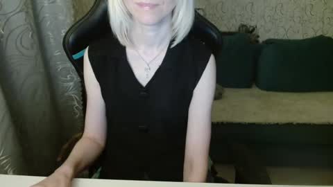 Snapshot of rebesaolset chatting on 02-06-25, 05:19 RebesaOlset online show from 02-06-25, 05:19