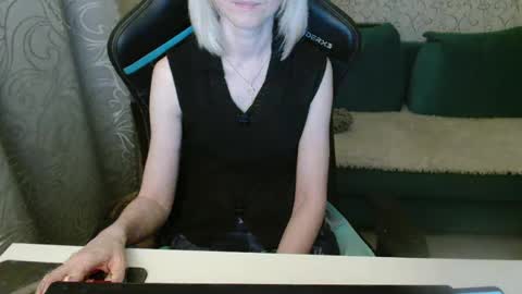 Snapshot of rebesaolset chatting on 02-12-25, 05:05 RebesaOlset online show from 02-12-25, 05:05