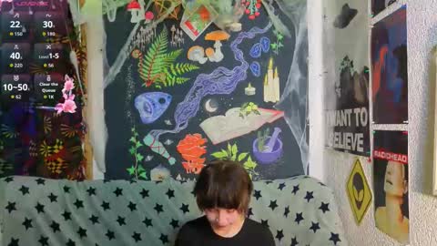 Snapshot of reborn_elf chatting on 11-17-25, 10:04 Lara online show from 11-17-25, 10:04