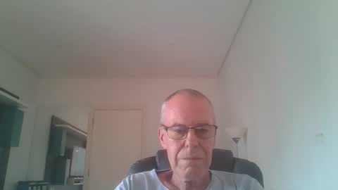 Snapshot of recasc chatting on 02-17-26, 08:04 Rene online show from 02-17-26, 08:04