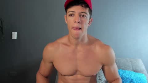 twitter REECET26 instagram RECCETAYLOR online show from 01-10-25, 11:29