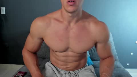 twitter REECET26 instagram RECCETAYLOR online show from 01-25-25, 03:40