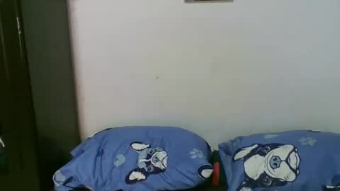 Snapshot of red08fox chatting on 05-19-26, 04:02 red08fox online show from 05-19-26, 04:02
