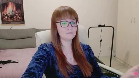 Lisa online show from 10-28-25, 02:31