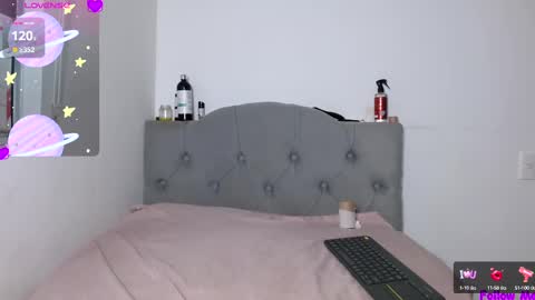 Snapshot of red_moonn chatting on 02-16-25, 12:32 IG   OF red moonn online show from 02-16-25, 12:32