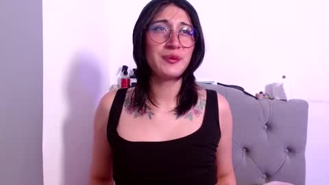 Snapshot of red_moonn chatting on 02-18-25, 02:38 IG   OF red moonn online show from 02-18-25, 02:38