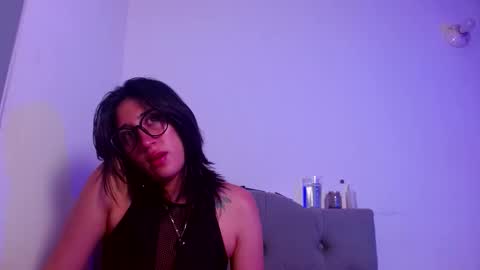 Snapshot of red_moonn chatting on 09-30-25, 07:13 IG   OF red moonn online show from 09-30-25, 07:13