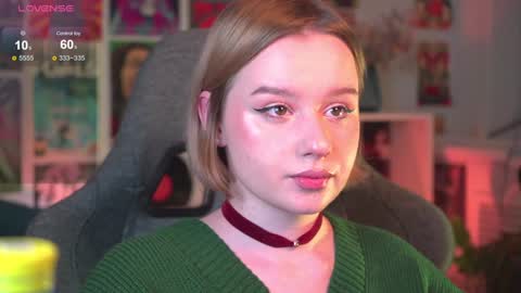 Snapshot of red_queeen chatting on 01-07-25, 10:19 QUEEN OF EVIL online show from 01-07-25, 10:19