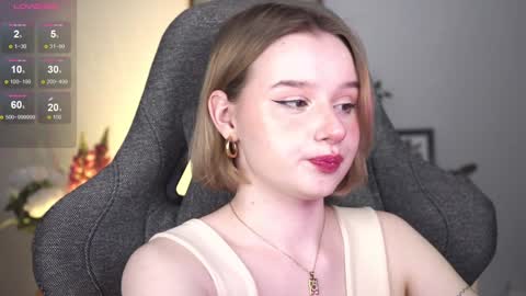 Snapshot of red_queeen chatting on 01-24-25, 09:37 QUEEN OF EVIL online show from 01-24-25, 09:37