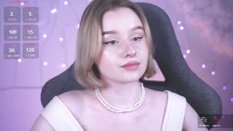 Snapshot of red_queeen chatting on 02-08-25, 08:53 QUEEN OF EVIL online show from 02-08-25, 08:53