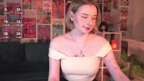 Snapshot of red_queeen chatting on 02-18-25, 02:16 QUEEN OF EVIL online show from 02-18-25, 02:16