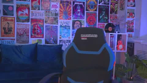 Snapshot of red_queeen chatting on 02-24-25, 02:30 QUEEN OF EVIL online show from 02-24-25, 02:30