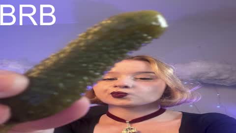 Snapshot of red_queeen chatting on 02-25-25, 05:19 QUEEN OF EVIL online show from 02-25-25, 05:19