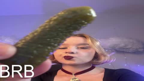 Snapshot of red_queeen chatting on 02-26-25, 05:20 QUEEN OF EVIL online show from 02-26-25, 05:20