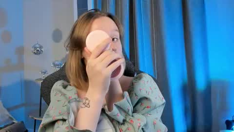 Snapshot of red_queeen chatting on 09-14-25, 02:22 QUEEN OF EVIL online show from 09-14-25, 02:22