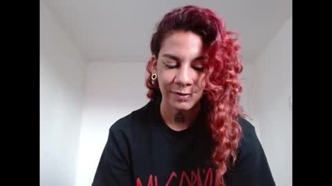 Instagram Valerie yourdream online show from 03-05-26, 03:41