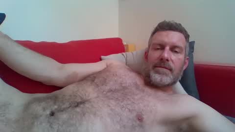 Snapshot of redandbluecloud chatting on 12-21-24, 12:16 Red online show from 12-21-24, 12:16