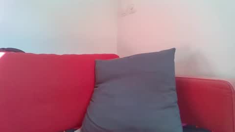 Snapshot of redandbluecloud chatting on 02-20-25, 11:20 Red online show from 02-20-25, 11:20