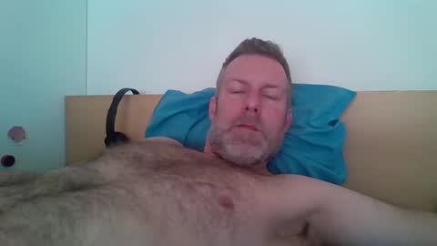 Snapshot of redandbluecloud chatting on 03-07-25, 06:35 Red online show from 03-07-25, 06:35