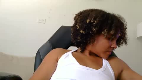 Redbonescarlet online show from 09-25-25, 07:50