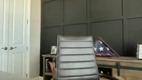 RedBull online show from 11-25-25, 06:52