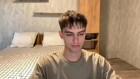 Snapshot of redbullshine chatting on 09-09-25, 12:05 redbullshine online show from 09-09-25, 12:05