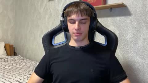 Snapshot of redbullshine chatting on 09-26-25, 09:08 redbullshine online show from 09-26-25, 09:08