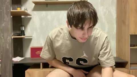 Snapshot of redbullshine chatting on 12-15-25, 11:47 redbullshine online show from 12-15-25, 11:47