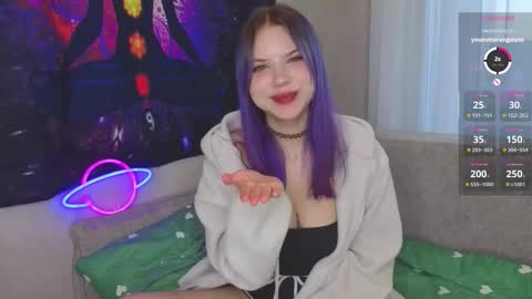 Snapshot of redbullvibe chatting on 09-25-25, 04:05 Mia online show from 09-25-25, 04:05