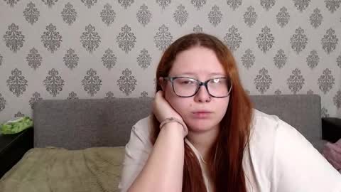 Snapshot of redchloee chatting on 10-15-25, 07:30 Chloe online show from 10-15-25, 07:30