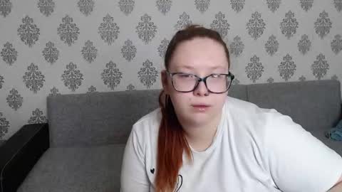 Snapshot of redchloee chatting on 11-15-25, 07:43 Chloe online show from 11-15-25, 07:43