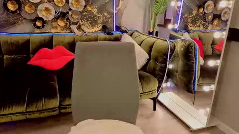 Lily online show from 09-24-25, 11:08