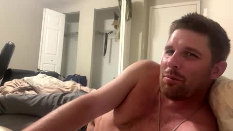 Snapshot of reddrockett69 chatting on 05-31-26, 02:31 Ali j online show from 05-31-26, 02:31