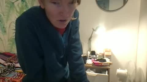 Snapshot of redfoxofficial chatting on 11-19-25, 01:11 Redfox online show from 11-19-25, 01:11