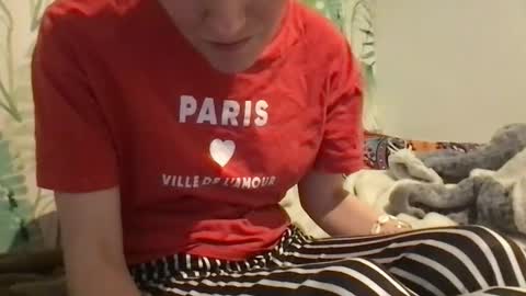 Snapshot of redfoxofficial chatting on 11-20-25, 07:57 Redfox online show from 11-20-25, 07:57