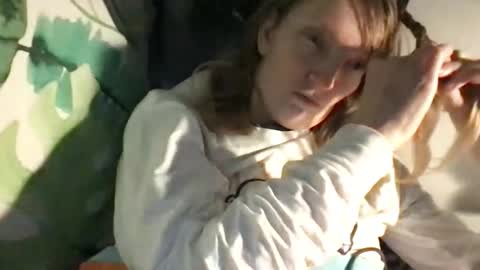 Snapshot of redfoxofficial chatting on 11-24-25, 08:03 Redfox online show from 11-24-25, 08:03