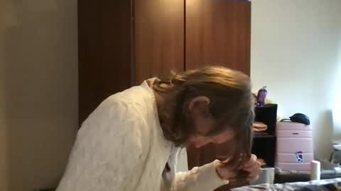 Snapshot of redfoxofficial chatting on 12-15-25, 09:57 Redfox online show from 12-15-25, 09:57