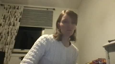 Snapshot of redfoxofficial chatting on 12-16-25, 09:42 Redfox online show from 12-16-25, 09:42