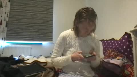 Snapshot of redfoxofficial chatting on 12-17-25, 10:43 Redfox online show from 12-17-25, 10:43