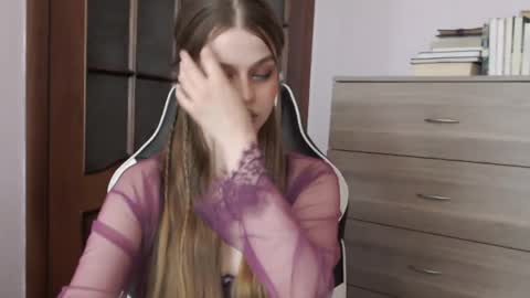 Lily online show from 03-30-26, 02:12