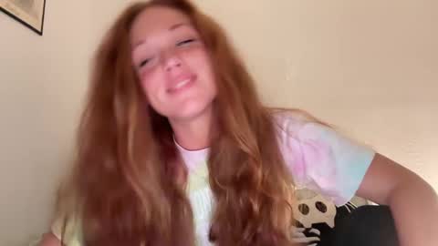 Snapshot of redheaded_fox chatting on 03-01-25, 01:11 Redheaded Fox online show from 03-01-25, 01:11